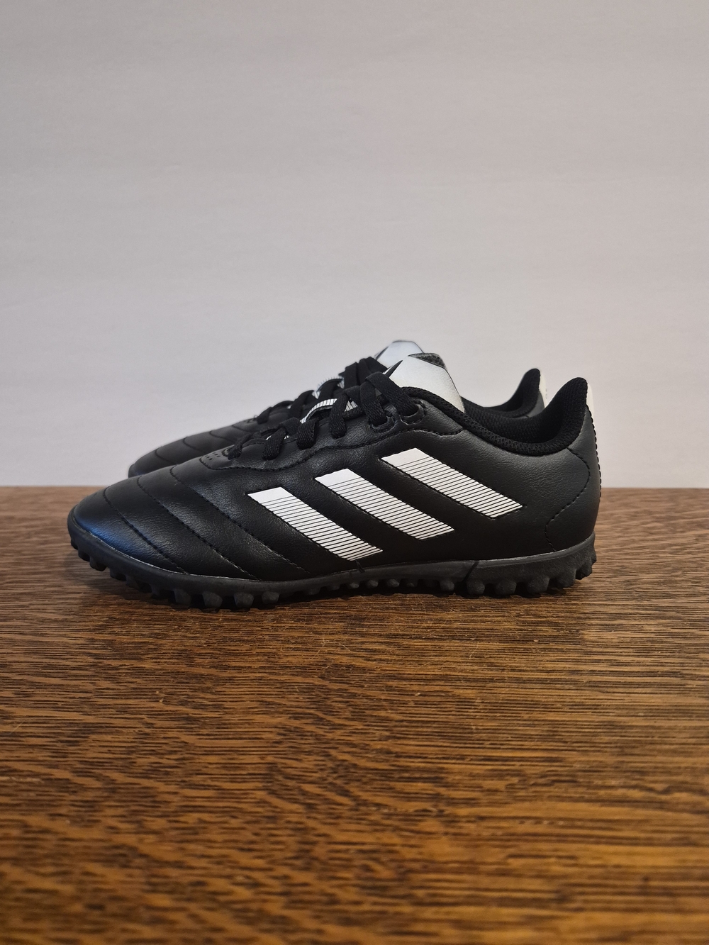 Adidas Goletto VIII Turf Indoor Soccer Cleats 
Boy's Size 2.5